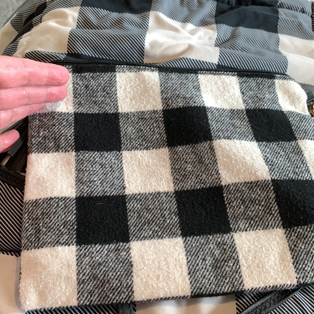 Crossbody - Picture 3 of 3